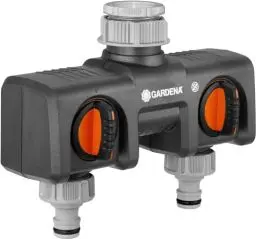 Produktbild: Gardena 2-Wege-Verteiler: Anschlussmöglichkeit für 2 Geräte an den Wasserhahn, passend zu Gardena Bewässerungscomputern & -uhren, Wasserdurchfluss regulier- und absperrbar (8193-20)