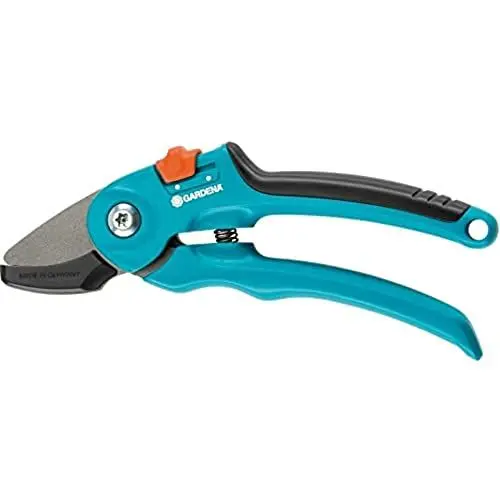Produktbild: Gardena Gartenschere A/S: Stabile Rebenschere mit Amboss-Schneide für älteres und trockenes Holz bis 18 mm Durchmesser, mit zwei Griffpositionen und ergonomischen Griffen (8855-20)
