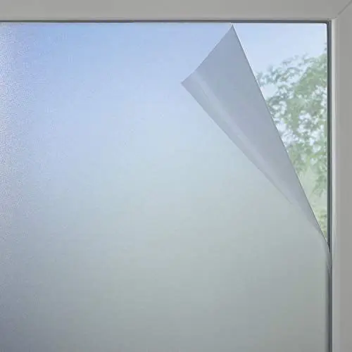 Produktbild: GARDINIA Fensterfolie, Milchglas-Optik, 100 % PVC, Blickschutz, Lichtdurchlässig, Sichtschutzfolie, Haftet statisch ohne Kleber, 90 x 200 cm, Halbtransparent, Weiß-matt