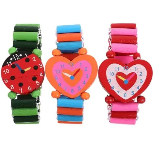 Produktbild: Garneck 3er Set Holzspielzeug Kinderuhren Im Cartoon Stil Simulation Armbanduhr Für Ideale Für Jungen Und ädchen Buntes Design Perfekt Für Den Kindergarten Und Die Schule （Zufälliger Stil）