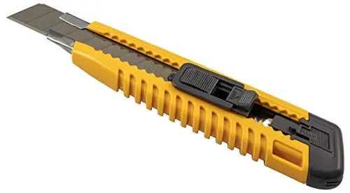 Produktbild: Gedotec Profi-Cuttermesser 18 mm Teppichmesser Metall-Führung LC-405 | Klinge entwickelt für maximale Schärfe | KDS - MADE IN JAPAN | 1 Stück - Handmesser universal inkl. 2 Stück Cutter-Klingen