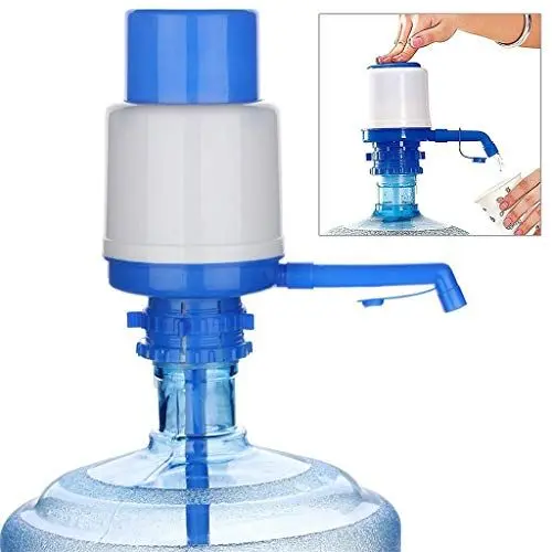 Produktbild: Generisch Gallon Handpresse Wasserpumpe Manueller Wasserspender für Laschen und Kanister Tragbare Flaschenwasserpumpe Manuelle Handpresse für Camping Schule Büro und Wohnung (Blue-Medium)