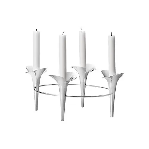 Produktbild: Georg Jensen Bloom Spitzkerzenhalter aus Edelstahl in Silber – stilvoller, hochglanzpolierter 4-Armiger Kerzenhalter – entworfen von Helle Damkjærs