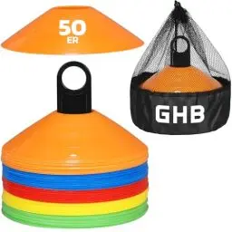 Produktbild: GHB Hütchen 50er Fussball Hütchen Fußball zubehör Slalom Hütchen Markierungshütchen für Fussball Training Agilität Geschenk Jungen Kinder Spieler mit Halter und Tragetasche