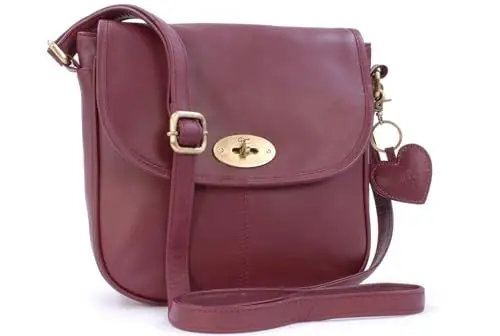 Produktbild: Gigi - Damen Leder Umhängetasche - Crossbody Bag Handtasche Mittelgroß - Verstellbarer Schultergurt - mit Herz Schlüsselring - Othello 8755T - Burgund