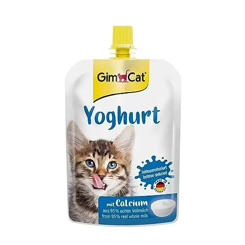 Produktbild: GimCat Yoghurt - Katzensnack aus echter laktosereduzierter Vollmilch mit Calcium für gesunde Knochen - 1 Beutel (1 x 150 g)