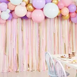 Produktbild: Ginger Ray Party-Hintergrund mit Luftschlangen und Ballon, Pastellfarben