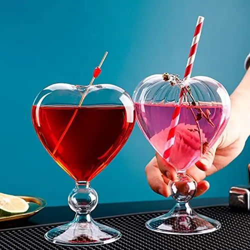Produktbild: 2 Stück Herzförmiges Cocktailglas, 240 Ml Weinglas mit Strohhalm, Klares Streifen-Trinkweinglas, Martini-Cocktailgläser, Kelchbecher, Säfte, Trinkglas für Hochzeit, Party, Zuhause,(#4)