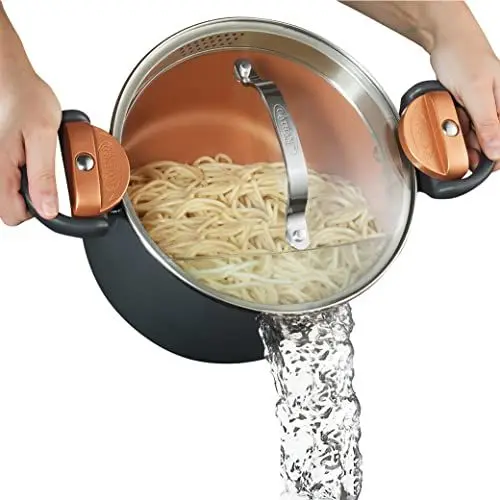 Produktbild: Gotham Steel 5 Quart Stock Mehrzweck-Nudeltopf mit Siebdeckel und Dreh-und-Lock-Griffen, antihaftbeschichtete Keramikoberfläche sorgt für mühelose Reinigung