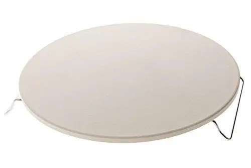 Produktbild: Grillpaul Mustang Pizzastein | Ø 32 cm | 1 cm starker Cordierit | Metallständer verchromt | Brotbackstein für Pizza und Flammkuchen