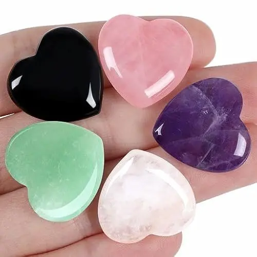 Produktbild: GUJOXILA 5 Stück Herz Aus Stein Edelsteine Natürlicher Kristall Heilsteine Sets Bulk Handschmeichler Steine Handwerk Amethyst Rosenquarz Grüner Aventurin Meditation Chakra Reiki Energieausgleich