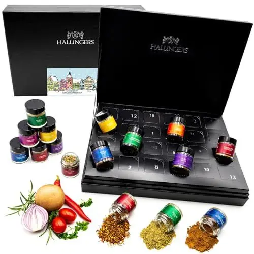 Produktbild: Hallingers Nostalgische Altstadt - Gewürz Adventskalender handmade, 24 Gewürze aus aller Welt (Set) - Muttertagsgeschenk & Geschenkideen zum Vatertag | Neues Zuhause Chanukka Freundschaft Genesung