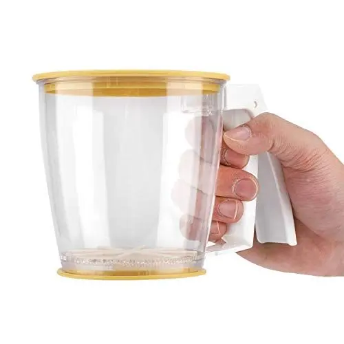 Produktbild: Handgehaltener Mehlsieb Kunststoff-Quetschmehlsieb mit Deckel Küche Zuckerpulver Mehl Feinmaschiges Sieb zum Backen Braten (BPA-frei)
