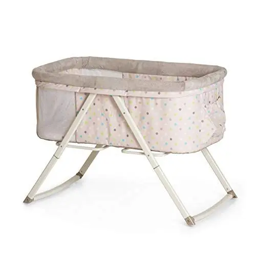 Produktbild: hauck Babybett Dreamer mit Matratze für Babys ab Geburt bis 9 kg, Babywiege mit Schaukelfunktion und Utensilientasche, Netzfenster, Einhändig Faltbar und Tragbar (Multi Dots Sand)