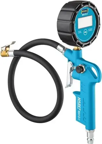 Produktbild: HAZET Reifenfüll-Messgerät 9041D-1 I Digitale Anzeige, beleuchtet, Messbereich: 0-12 bar, Schlauchlänge: 400 mm, Manometer-Durchmesser: 63 mm I Reifendruckprüfer für Auto, Motorrad, Lkw uvm.