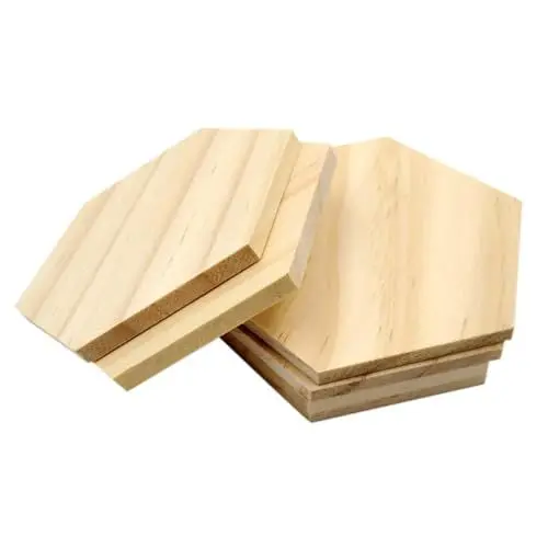 Produktbild: Healifty 25 Stück unlackierte Holzausschnitte, sechseckige Form, Holzscheiben, blanko Namensschilder mit Loch, Geschenkanhänger für Party, Hochzeit, Heimdekoration (9 cm)