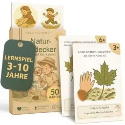 Produktbild: Heldenzimmer Outdoor Suchspiel Kinder – Outdoor Spiele für Kinder | 100 Aufgaben Suchspiel, 50 Doppelseitige Entdeckerkarten 2 Altersstufen, 16 Abzeichen