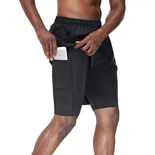 Produktbild: HMIYA Herren 2 in 1 Shorts Fitness Sporthose Kurz Jogginghose Schnelltrocknende Laufhose mit Kompressionsshorts und Taschen Reißverschlussfach(Schwarz,EU-5XL/US-4XL)