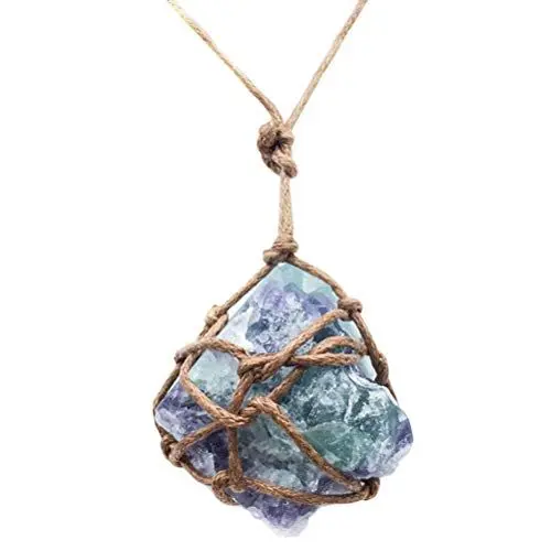 Produktbild: Holibanna Natürlicher Fluorit Stein Anhänger Gewebte Stein Halskette Heilstein Halskette Chakra Kristall Halskette für Frauen (Zufällige Form)