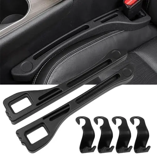 Produktbild: HOVCEH 2 Stücke Autositz Lückenfüller, Car Seat Gap Filler, Autositz Gap Plug, Autositz-Spaltfüller, Autositz Zubehör mit 4 Stück Auto Lagerung Haken Für Die Meisten Modelle Von Autos, Schwarz
