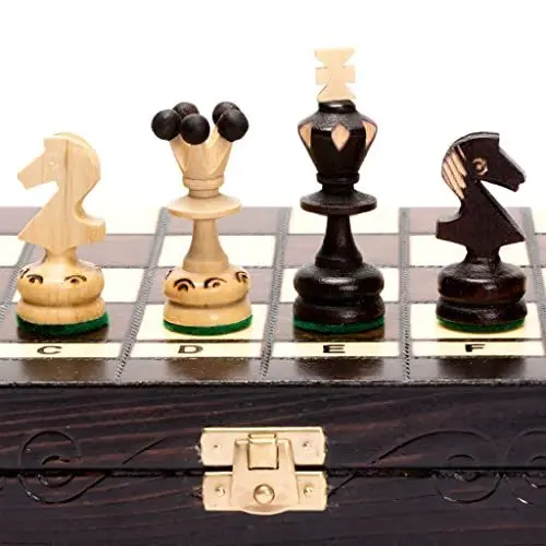 Produktbild: Husaria Europäisches Internationales Schachspiel aus Holz, Regal - Schachspiel in Mittlerer Größe von 35 Zentimetern mit Handgefertigten Schachfiguren