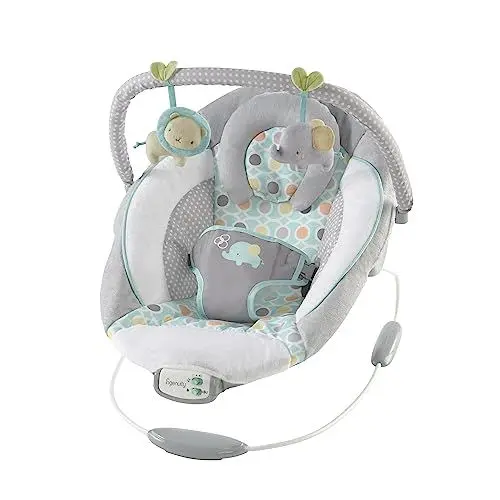 Produktbild: Ingenuity, Babywippe Babyschaukel Morrison mit beruhigenden Vibrationen & 8 Melodien, Spielbogen mit 2 Spielzeugen, Lautstärkeregler, gepolsterter Kopfstütze, 3-Punkte-Gurt, ab der Geburt bis 9kg