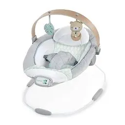 Produktbild: Ingenuity, Cozy Spot beruhigende Babywippe Babyschaukel mit Holzspielzeugbogen, Naturkautschuk-Spielzeug, Sicherheitsgurt, Musik & Abschaltautomatik, 0-6 Monate, Grau