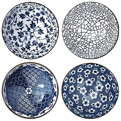 Produktbild: INTIRILIFE 4-teiliges Schalen-Set in schickem Geschenkkarton - 11. 3 x 5.5 cm - Japanisches Porzellan Geschirrset in Blau und Weiß