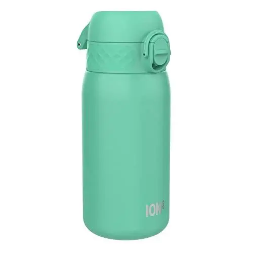 Produktbild: Ion8 Kinder Trinkflasche, Edelstahl 400ml, Auslaufsicher, Einhandöffnung, Sichere Verriegelung, Spülmaschinenfest, Klappdeckel, Tragegriff, Leicht zu Reinigen, Langlebig & Kratzfest, Blaugrün