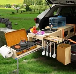 Produktbild: JAGAHAHA Die ultimative Overland Küche, Robustes Holz Camping küche, campingküche faltbar blitzschneller Aufbau in 30 Sekunden, Überlandküche faltbar, perfekt für SUVs und Kofferräume, Driver Side