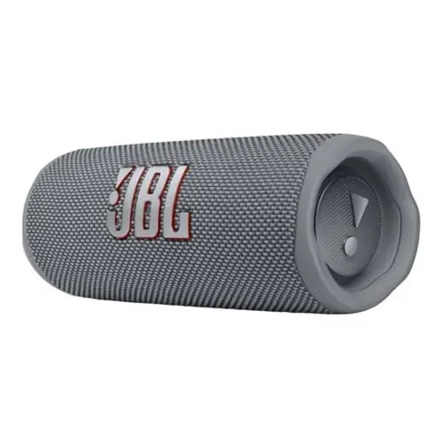 Produktbild: JBL Flip 6 Bluetooth Box in Grau – Wasserdichter, tragbarer Lautsprecher mit 2-Wege-Lautsprechersystem für kraftvollen Sound – Bis zu 12 Stunden kabellos Musik abspielen