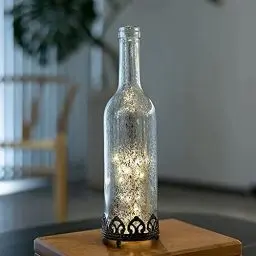 Produktbild: Jinfa LED Flaschenlicht Vintage Tischdeko Licht Batteriebetrieben Dekoflasche mit LED Beleuchtung | Elegantes Silber | Ø 8 cm × H 29cm