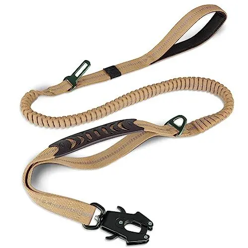 Produktbild: Joytale Taktische Hundeleine, 1.2m-1.8m Bungee Hundeleine Reflektierend mit 2 Gepolsterten Griffen, Autosicherheitsgurt, Leine Hund ohne Zugkraft für Mittelgroße, Große, X-Große Hunde, Coyote Braun