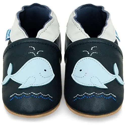 Produktbild: Juicy Bumbles - Weicher Leder Lauflernschuhe Krabbelschuhe Babyhausschuhe mit Wildledersohlen. Junge Mädchen Kleinkind- Gr. 12-18 Monate (Größe 22/23)- Blauwal