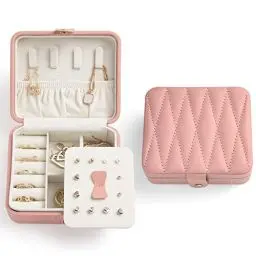 Produktbild: KAMIER Kleine Schmuckkästchen, Reise Schmuckschatulle für Damen, Reiseschmuckaufbewahrung, PU-Leder mit Spiegel Schmuckbox, Schmuck Organizer Aufbewahrung für Halskette, Ohrringe, Armbänder,Rosa