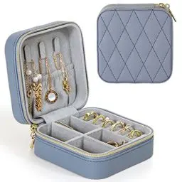 Produktbild: KAMIER Kleine Schmuckkästchen für Damen, Tragbarer Reise Schmuckbox, PU Leder Mini Schmuckaufbewahrung für Ohrringe, Ringe, Halsketten, Blaugrau