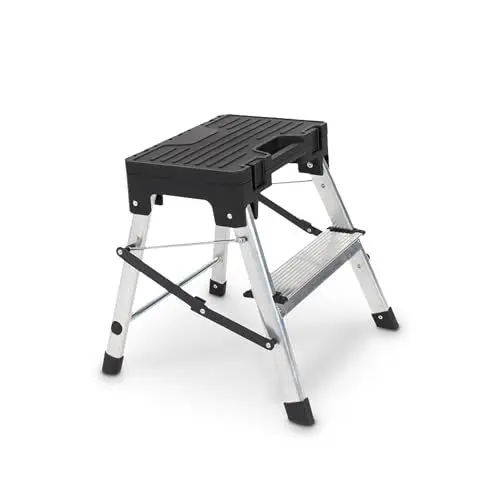 Produktbild: KARAT Trittleiter 2 Stufen klappbar, Klapptritt Stufenleiter faltbar Werkstatthocker Inkl. Werkzeugkasten aus Alu & Kunststoff, Klappleiter, bis 150kg mit Rutschfester Oberfläche, 44x46x43,5 cm (Leo)