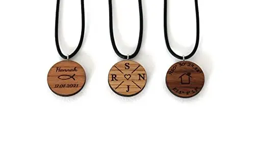 Produktbild: STREIFHOLZ Kette aus Holz mit Lederband, personalisierte Halskette aus Holz mit Gravur, individuell gestalten als Lebensbaum-Kette, Namenskette, Kette mit Initialen uvm.
