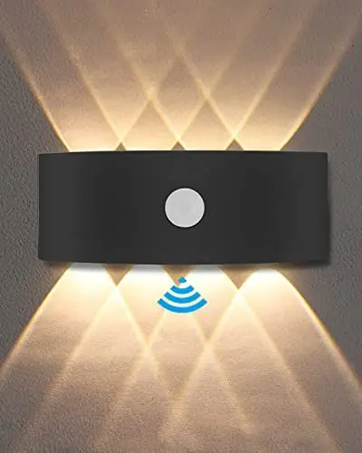 Produktbild: Kinamy Wandlampe mit Bewegungsmelder Innen, Wandlampe Innen 8W, LED Wandleuchte Innen Up Down Wasserdicht IP65, Geeignet für Treppen, Küche, Wohnzimmer, Schlafzimmer, Garten - Schwarz