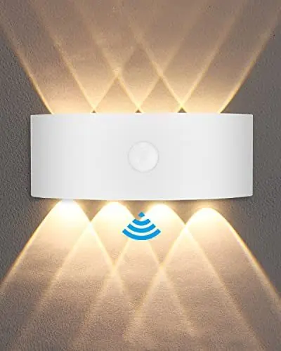 Produktbild: Kinamy Wandlampe mit Bewegungsmelder Innen, Wandlampe Innen 8W, LED Wandleuchte Innen Up Down Wasserdicht IP65, Geeignet für Treppen, Küche, Wohnzimmer, Schlafzimmer, Garten - Weiß