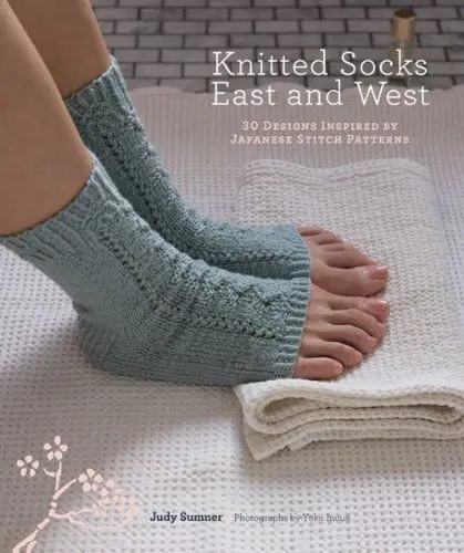 Produktbild: Knitted Socks East and West: 30 Designs Inspired by Japanese Stitch Patterns