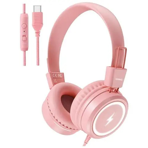 Produktbild: KONNAO Kinder Kopfhörer für Schule, USB Typ C Kinder Kopfhörer mit LED-Leuchten, verdrahtete Jungen Mädchen Kopfhörer mit Safe Limiter 85dB/94dB, Faltbare On Ear Kopfhörer mit Mikrofonen für Schule