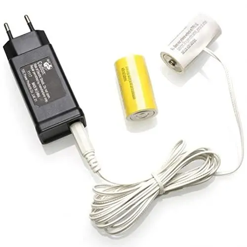 Produktbild: Konstsmide Netzadapter für Batterieartikel mit 2 x C 1.5V Batterien, 3V, weißes Kabel - 5172-000