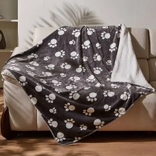 Produktbild: Kritter Planet wasserdichte Decke, Hundedecke Wasserdicht Kuscheldecke Flauschig für Unterwegs Auto Rückbank Sofa, Sofabezug Hund Decke Couch Schutz Katze Waschbar, 130x150(Pfote)