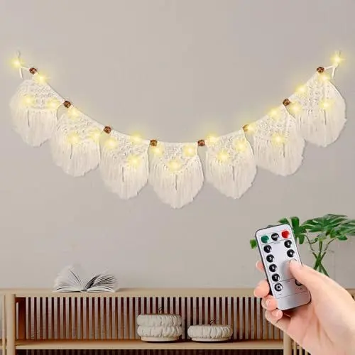 Produktbild: Kssvzz Boho Deko Makramee Wandbehang, Makramee Girlande mit 3M LED Lichterkette, Wandteppich Boho Chic Tapisserie, Handgewebt Fransengirlande Wanddeko für Balkon, Schlafzimmer, Wohnzimmer