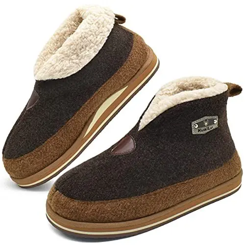 Produktbild: KuaiLu Hausschuhe Boots Herren Winter Filz Hausstiefel Warme Plüsch Flauschige Fell Weihnachts Hüttenschuhe Kuschel Geschlossen Slippers Männer Hauspantoffeln Lammfell Rutschfest Feste Sohle Braun 43