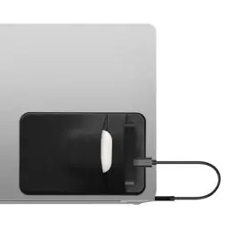 Produktbild: kwmobile Tasche kompatibel mit SanDisk Portable SSD, Samsung T7, Crucial X8, HDD - Halterung für Externe SSD Festplatte - 13x8cm - Elastisches Case Hülle selbstklebend Schwarz matt