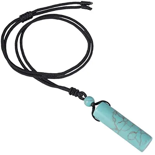 Produktbild: KYEYGWO Grüner Howlith Türkis Zylindrischer Kristall Anhänger für Herren und Damen, Handgefertigt Heilung Stein Halskette Segen Schmuck Edelstein Glücksbringer Amulett mit Verstellbarer Nylonseil