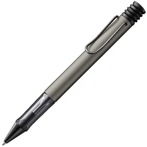 Produktbild: LAMY Lx edler Kugelschreiber 257 aus Aluminium in der Farbe ruthenium mit Edelmetallveredelung und Metallclip veredelt, inkl. Großraummine LAMY M 16 Strichbreite M in schwarz und Geschenkverpackung
