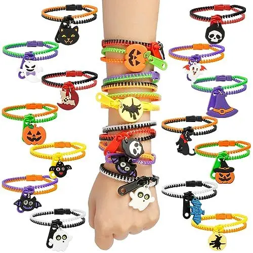 Produktbild: LANMOK 28 Stück Halloween Reißverschluss Armbänder Kinder Zip Freundschaftsarmbänder Zappeln Armbänder mit Geister Kürbis Hexe Anhänger für Jungen Mädchen Partys Halloween Mitgebsel Geschenktüten